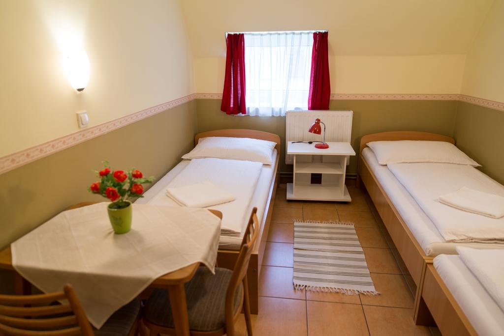Taverna Panzio Sopron Eksteriør bilde