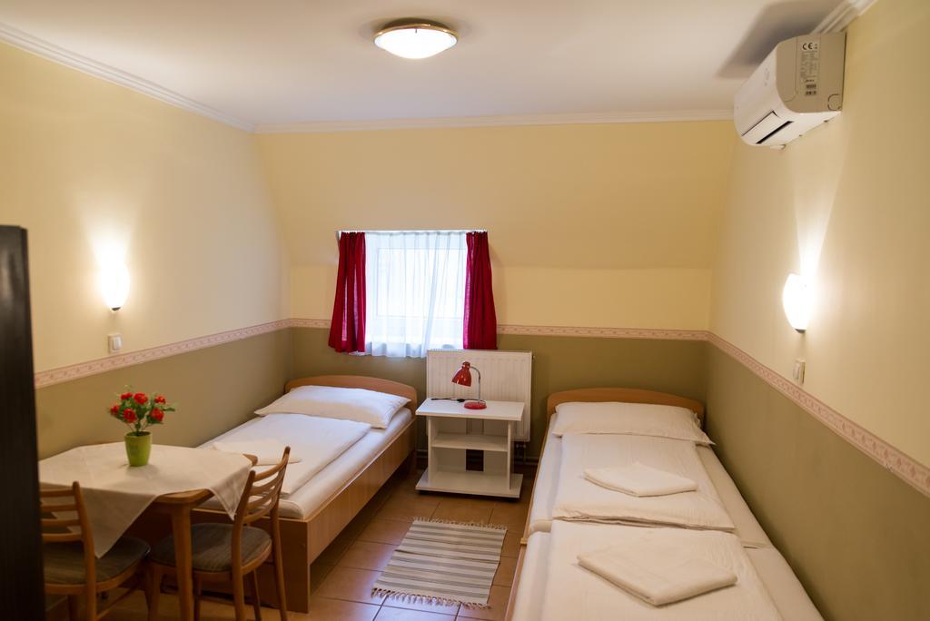Taverna Panzio Sopron Eksteriør bilde